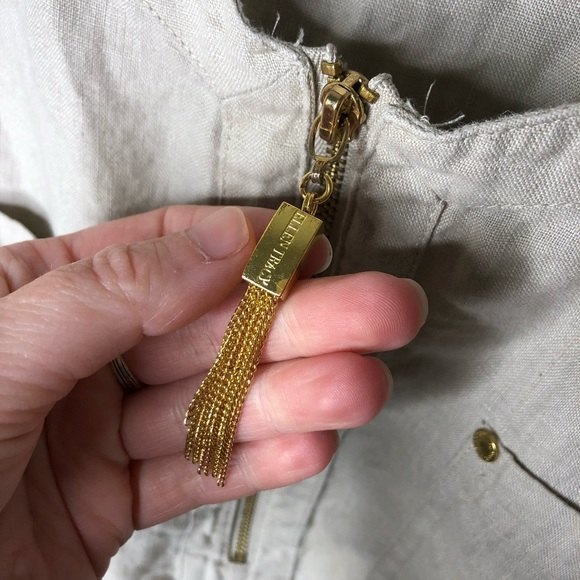 Ellen Tracy 100% linen large lightweight roll tab 3/4 sleeve top gold hardware - Picture 3 of 6